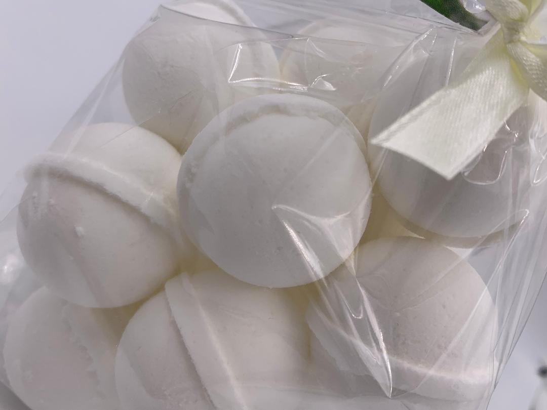 14 bath bombs in Little Black Dress fragrance, gift bag bath fizzies, great for dry skin, shea, cocoa, 7 ultra rich oils